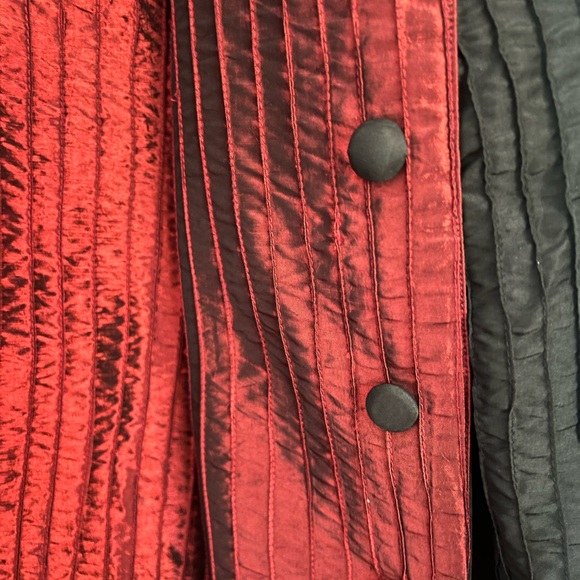 Black/ Red reversible dressy jacket. - Picture 5 of 11